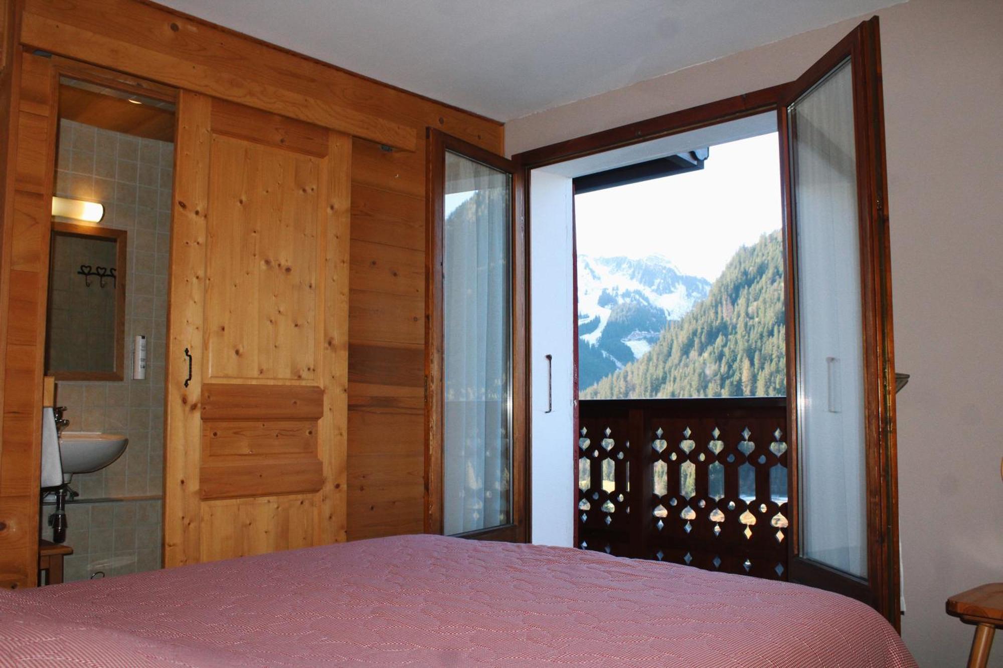 Le Roitelet Hotel Chatel Exterior photo